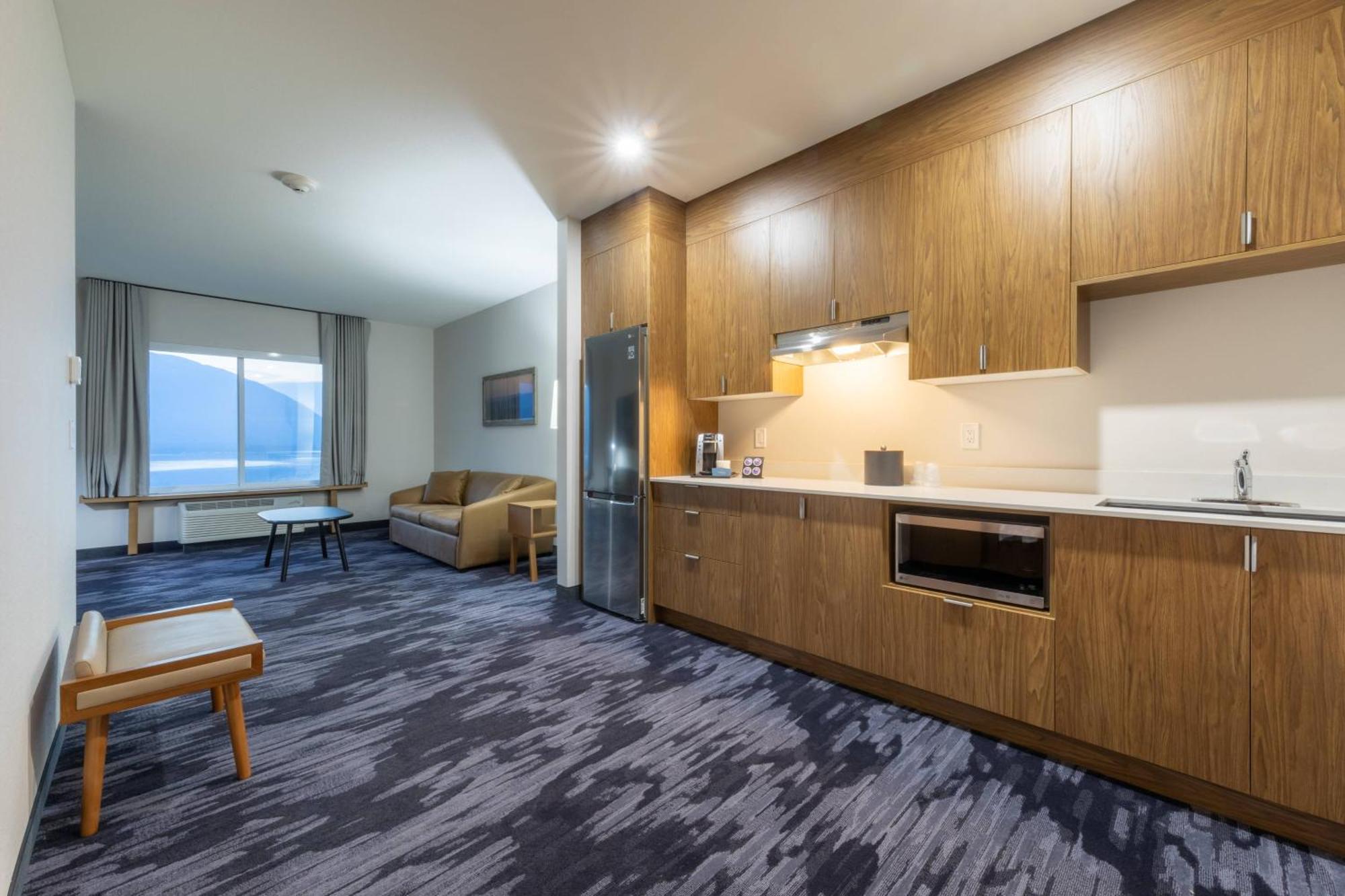 Fairfield & By Marriott 4* Salmon Arm